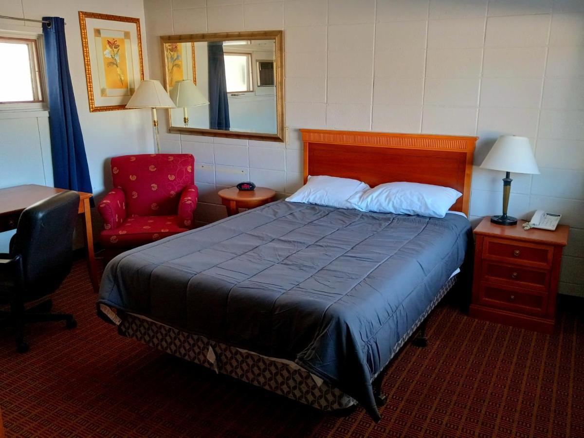 Chalet Inn Motel Dryden